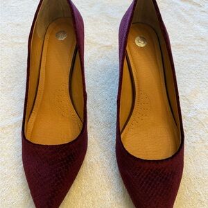 Dress Barn Burgundy Flats for Women. Size 9